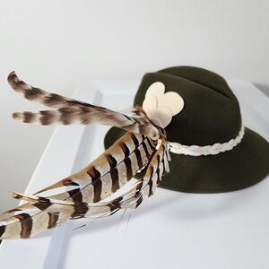 Vintage Dolomitehut Hat Green Wool Felt Decorative Feathers Androgynous